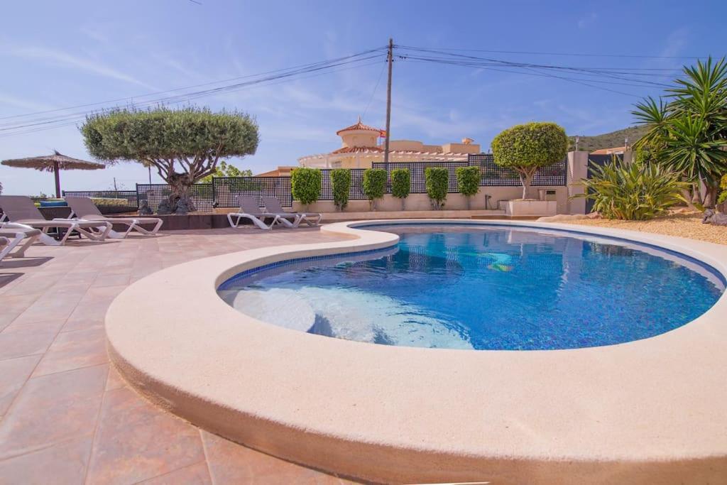 Villa Moderna Con Piscina إل كامبيلو المظهر الخارجي الصورة