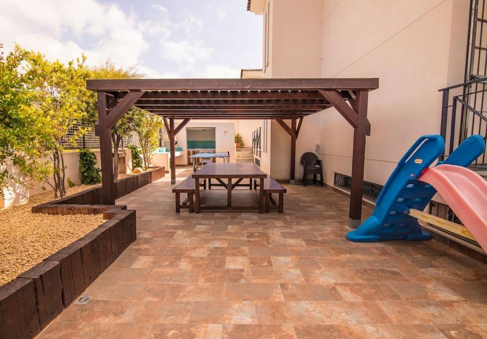 Villa Moderna Con Piscina إل كامبيلو المظهر الخارجي الصورة