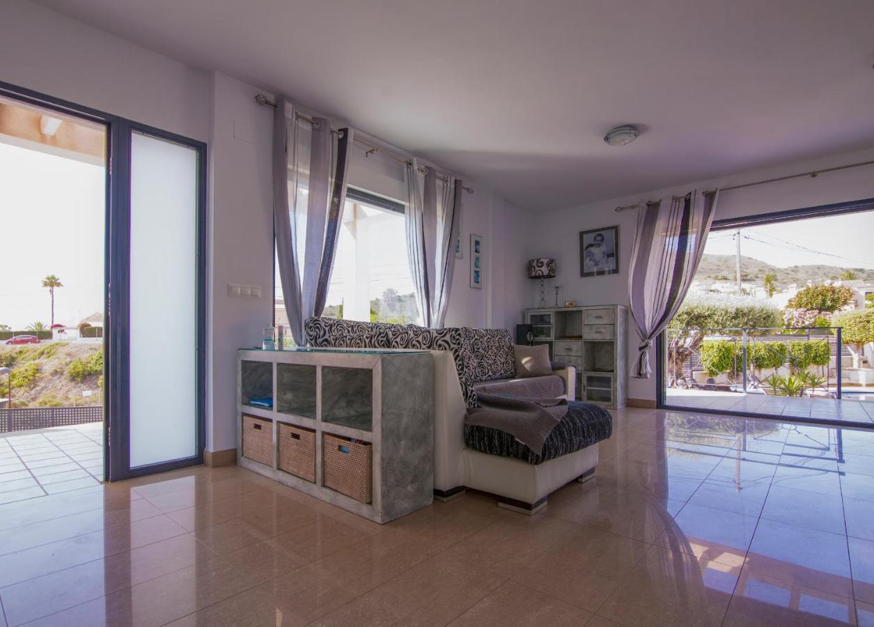 Villa Moderna Con Piscina إل كامبيلو المظهر الخارجي الصورة